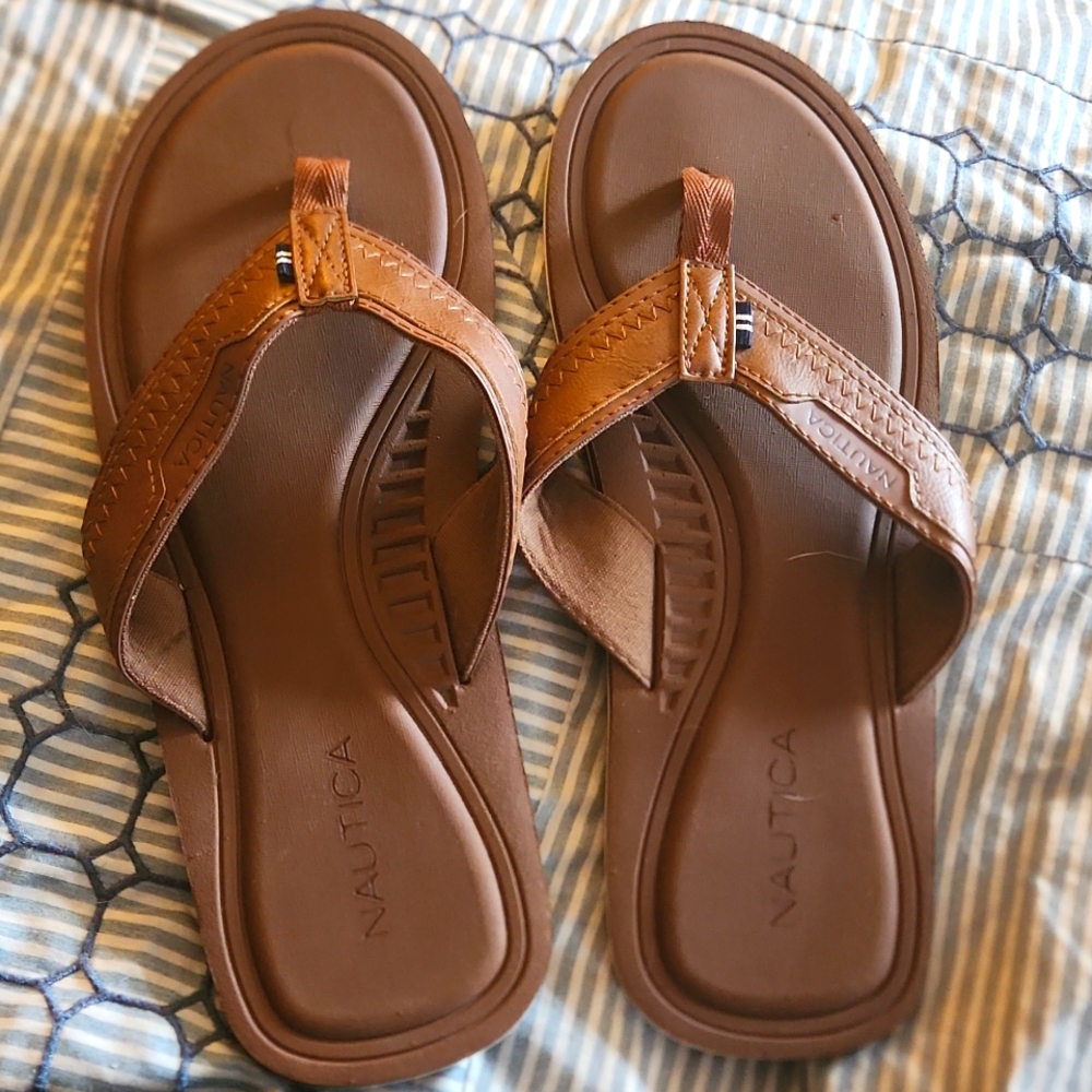 Mens Nautica brown flip-flops